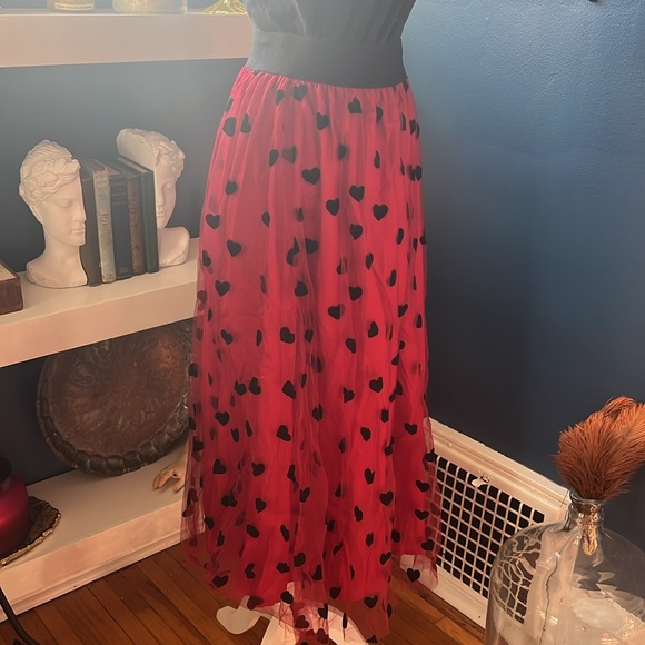 Boutique Black Dead Heart Tulle Skirt SMALL-MEDIUM - Picture 2 of 4